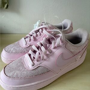 Nike Women's Light Pink Lace Sneakers